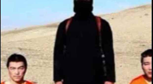 Isis, nuovo video choc: jihadista minaccia di uccidere due ostaggi giapponesi