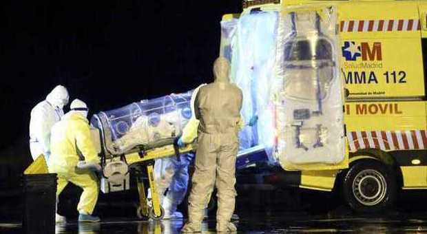 Ebola, il virus arriva in Europa: contagiata un'infermiera spagnola