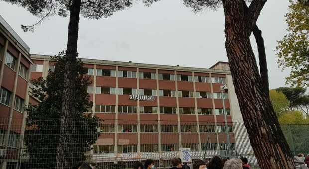 Roma, le occupazioni nelle scuole proseguono: ora tocca anche all'Itc Ruiz