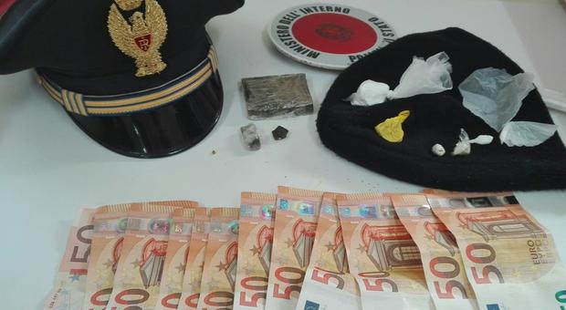 Marjiuana e cocaina a chili, 5 arresti e 16 persone indagate
