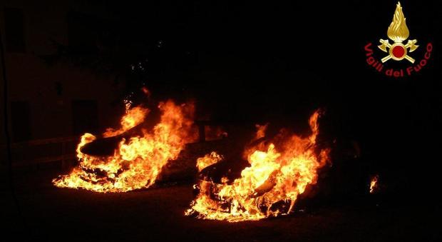 L'incendio di stamani (foto Vigili del Fuco)