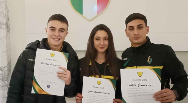 i tre giovani delle fiamme gialle Longobardi, Valletti Borgnini e Giampaolo