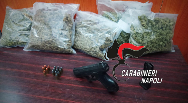 Napoli: pistola e marijuana nel garage, arrestato dai carabinieri a Chiaiano
