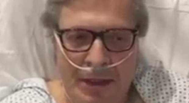 Vittorio Sgarbi all'ospedale dopo un intervento di angioplastica