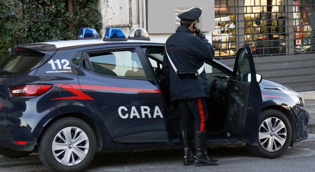 Napoli: ragazzine rapinate al Vomero, carabiniere trova i due malviventi