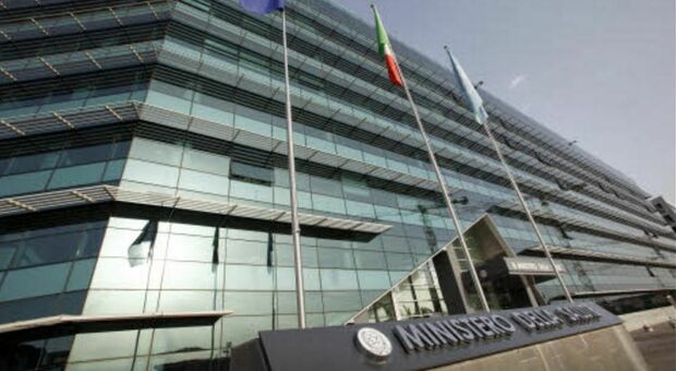 Totoministri, Risiko Salute: Berlusconi spinge per Ronzulli, ma FdI punta a un tecnico: ecco i nomi