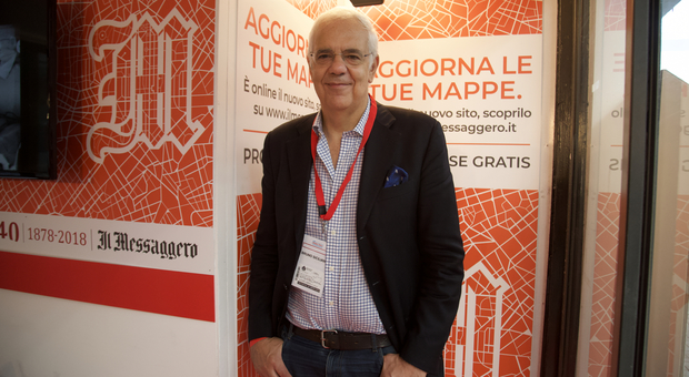 Il professore Bruno Siciliano, curatore dell'area robotica di Maker Faire