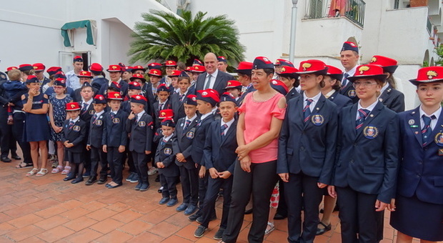 gli orfani dei Carabinieri caduti in servizio, in colonia marina a Ischia