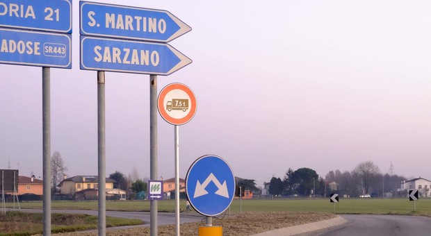 I cartelli di divieto ai mezzi pesanti devono sparire a Mardimago di Rovigo