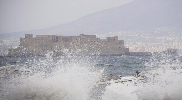 Campania, sarà allerta meteo pure lunedì: «Temporali e rischio idrogeologico»