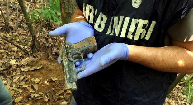 Omicidio Rosboch, trovata nel bosco la pistola dell'ex allievo della prof