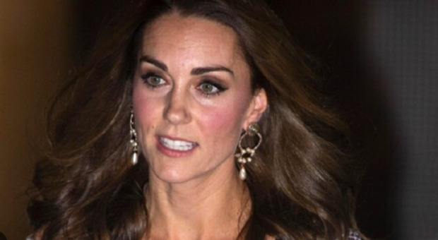 «Kate è sotto pressione da tanti anni e soffre di forte stress», la rivelazione degli amici della principessa del Galles