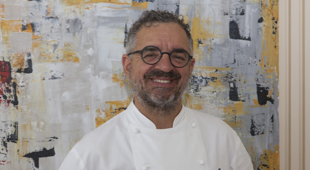 È l'ultimo super applaudito tre stelle Mauro Uliassi: «Cuoco per amore»