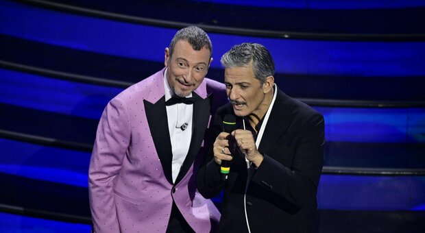 Scaletta della Finale Sanremo 2024, da Fiorello co-conduttore a Roberto Bolle ospite: ecco cosa vedremo stasera sul palco dell'Ariston