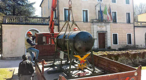 "Old lady", la bomba da 1.800 chili fatta brillare il 25 aprile 2014 all'ex Dal Molin, è stata trasportata al Museo del Risorgimento