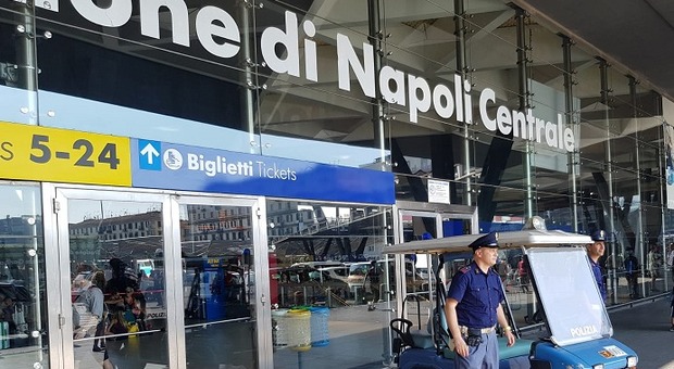 Estorsione ai danni di una coppia alla stazione centrale di Napoli: un arresto