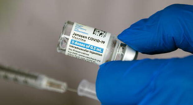 Covid, il richiamo del vaccino Johnson & Johnson aumenta gli anticorpi di 9 volte