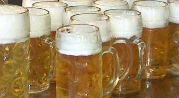 Bere birra tutta la sera e non ubriacarsi? Possibile: ecco il segreto della sobrietà
