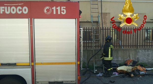 Roma, scoppia incendio in appartamento: uomo trovato carbonizzato