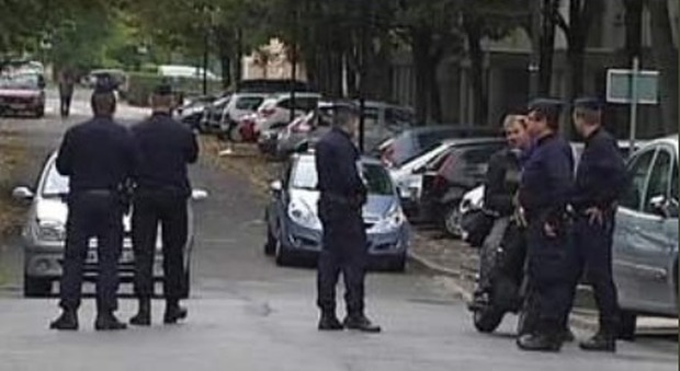 Francia, auto tenta di investire gruppo di gendarmi: fermate due persone