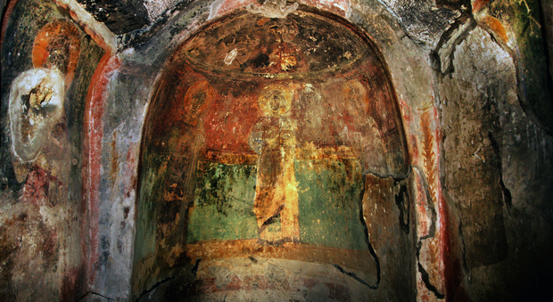 Aperitivo nelle catacombe di San Gennaro: si replica