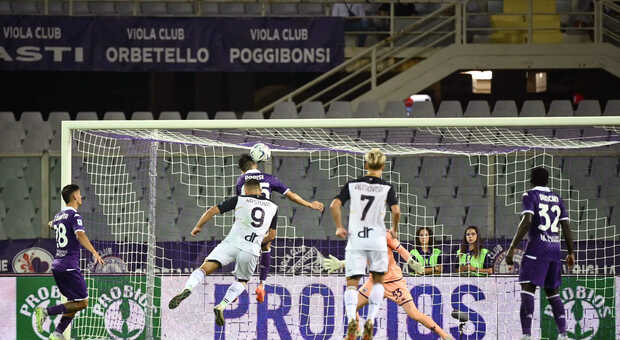 Rafia e Krstovic riprendono la Fiorentina. Un Lecce da favola rimonta i viola nella ripresa