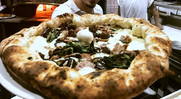 Coronavirus e pizza a Napoli, idea di «Lucignolo»: «Casse automatiche e meno tavoli»