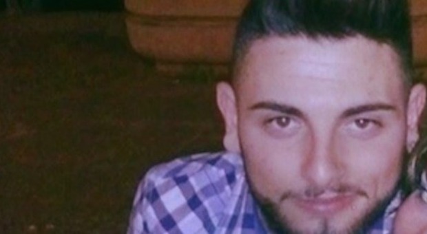 Fabio, barbiere ventenne, investito e ucciso a Napoli: stava attraversando la strada