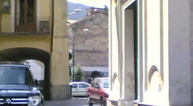 Uno scippo e un furto nella stessa strada, a Cava è allarme sicurezza