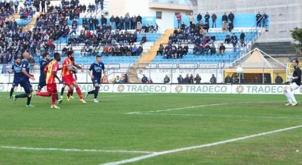 Il Lecce pareggia a Matera (0-0) e resta in zona playoff. Il Martina di Incocciati vince (3-0) e torna a sorridere/Risultati