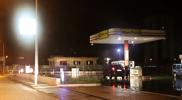 Benevento, assalto al distributore di benzina con la lupara