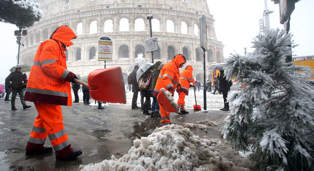 Roma, crepe nel piano anti-gelo: poco sale e spazzaneve sbagliati