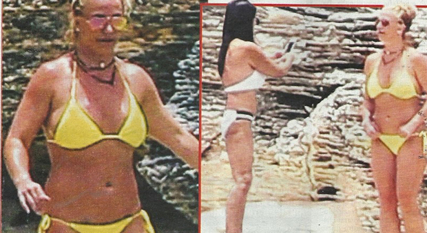 Britney Spears in bikini al mare con la madre Lynne (Nuovo)