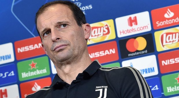 Juventus, Allegri difende CR7: «Cristiano merita il Pallone d'Oro»