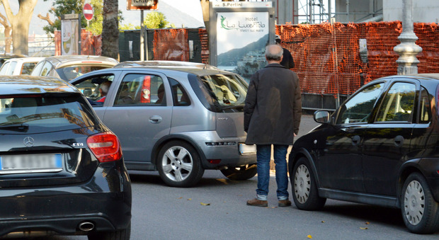 Flop Daspo, riecco i parcheggiatori: insulti e minacce a chi non paga