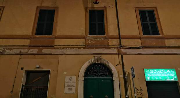 Ancona, riunione fiume sulle scuole: la riapertura post-terremoto resta un rebus
