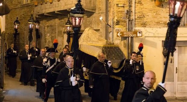 Loreto Aprutino, torna la processione storica del venerdì santo