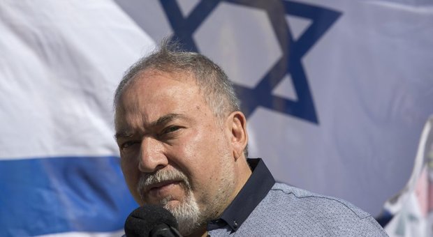 Israele, si dimette il ministro della difesa Lieberman: «Cessate il fuoco è una resa al terrorismo»