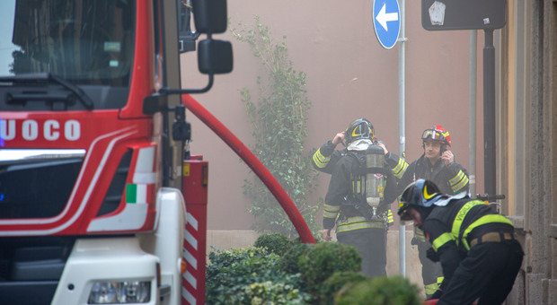 Milano, incendio in una casa in via della Spiga: un ferito grave, è l'imprenditore Tommaso Bracco