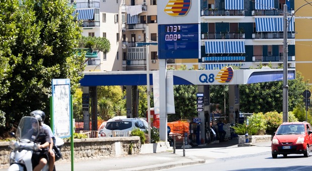 In Campania prezzo medio della benzina self a 1,924 euro (+5 cent rispetto a ieri)