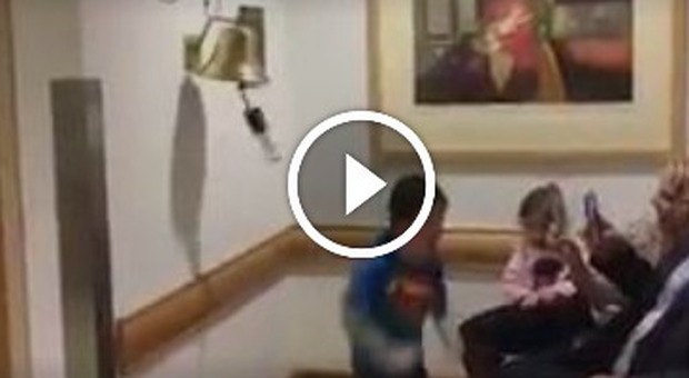 Il video diffuso dall'ospedale pediatrico di Pittsburgh
