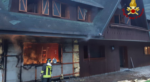 Incendio in un residence a Tarvisio: danni per decine di migliaia di euro