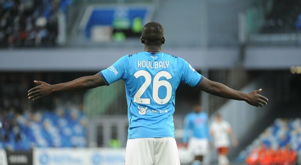 Koulibaly, in arrivo 40 milioni: il Chelsea su Kalidou se salta Aké