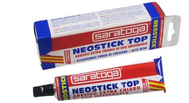 L'adesivo Neostick Top della Saratoga ritirato dal mercato