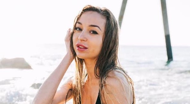 Modella russa muore annegata in Sardegna, indagato l'amico fotografo: