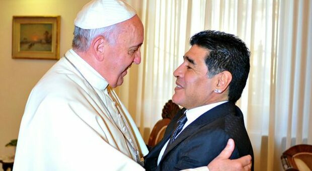 Maradona, il ricordo di Papa Francesco: «A Napoli era un poeta fragile»