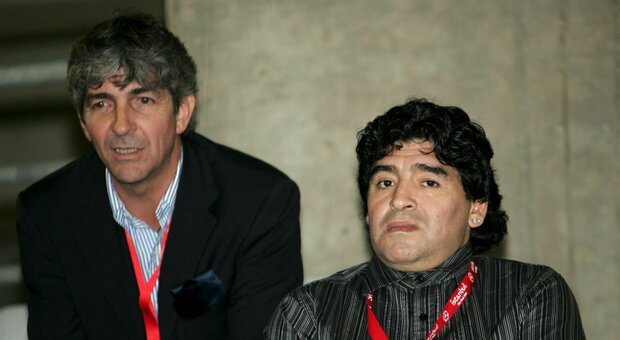 Paolo Rossi, stasera il primo minuto di silenzio nello stadio intitolato a Maradona. La camera ardente a Siena