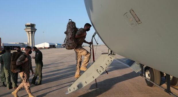 Afghanistan, le ultime truppe Usa hanno lasciato il Paese: la guerra è finita