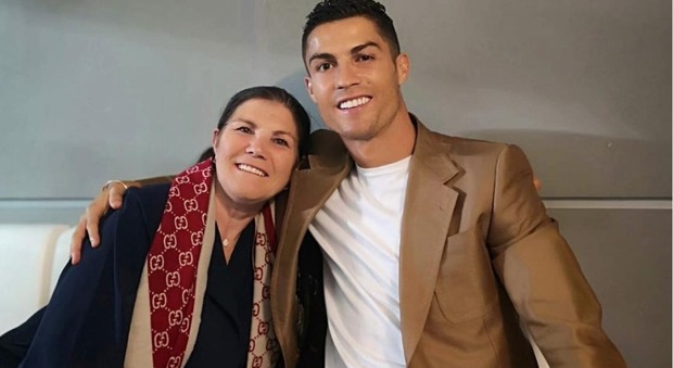 Cristiano Ronaldo, la mamma Maria Dolores ha un tumore: «Sto lottando per la mia vita»