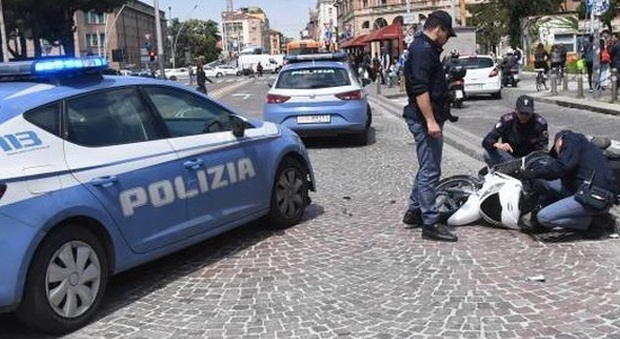 Ladri di scooter arrestati nella galleria Quattro Giornate di Napoli